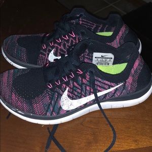 Nike free running shoes (women’s)